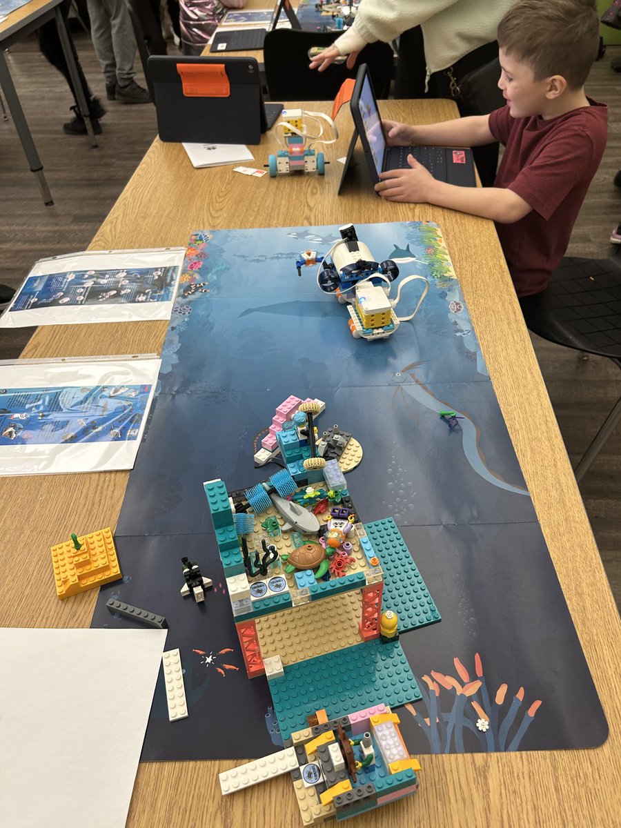 FiRST Lego Robotics Expo at STEM night at St. Teresa of Avila CES! Lego Robotics alive and well inspiring young minds! ⁦<a href="/HWCDSB/">HWCDSB</a>⁩ ⁦<a href="/EvelinNiemiec/">Sum fun with STEM</a>⁩