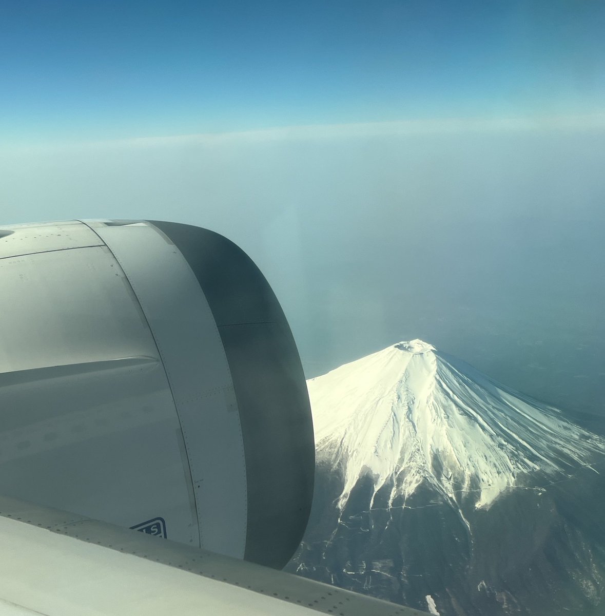 kazuegu's tweet photo. 久々の富士山🗻
いざ四国へ！
#NH583 https://t.co/1x2Vbd4dex