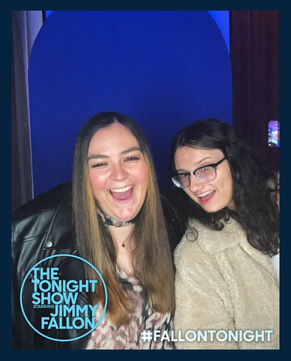 Today’s office with <a href="/Grrrlsoundcents/">izzy (session outtake)</a> 🩷 #FallonTonight