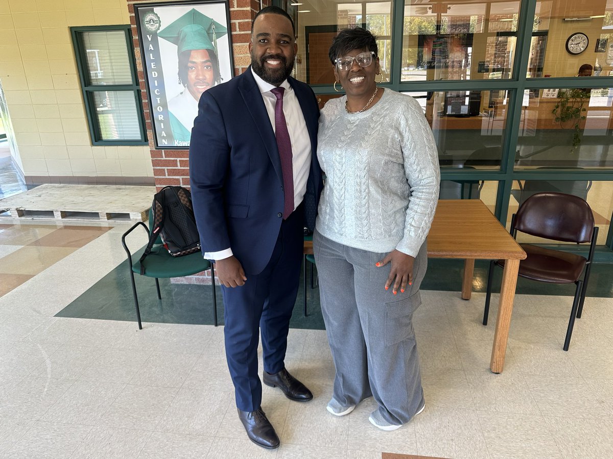 Great visit today at 2025 state basketball champion Vigor HS!

Principal Tiffany Buchanan is doing a great job connecting her students to opportunities. We have already doubled our registration numbers there for fall 2025. Excited to see many Wolves at <a href="/BishopState/">Bishop State</a> this fall!