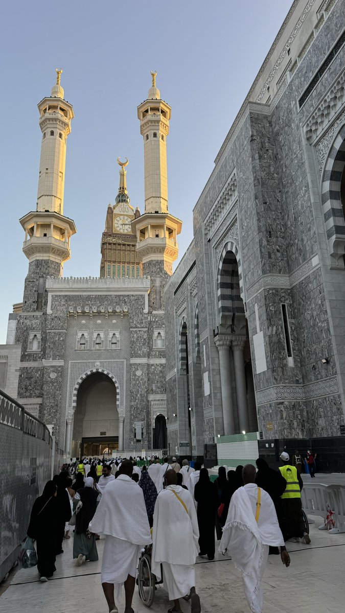 m_xrays's tweet image. الحمدلله على التمام ✨
طاب اللِّقاء وقرّت الأعيُن وأرتوى القلب
الحمدلله على تمام العمرة ، اللهُم اجعلها عمرةٍ مقبولة وسعياً مشكوراً وذنباً مغفوراً ودعاءً مُستجاباً ♥️.

ماعليكم منه دعيت لكل الطلاب اللي ف الجامعات كلها 🤏