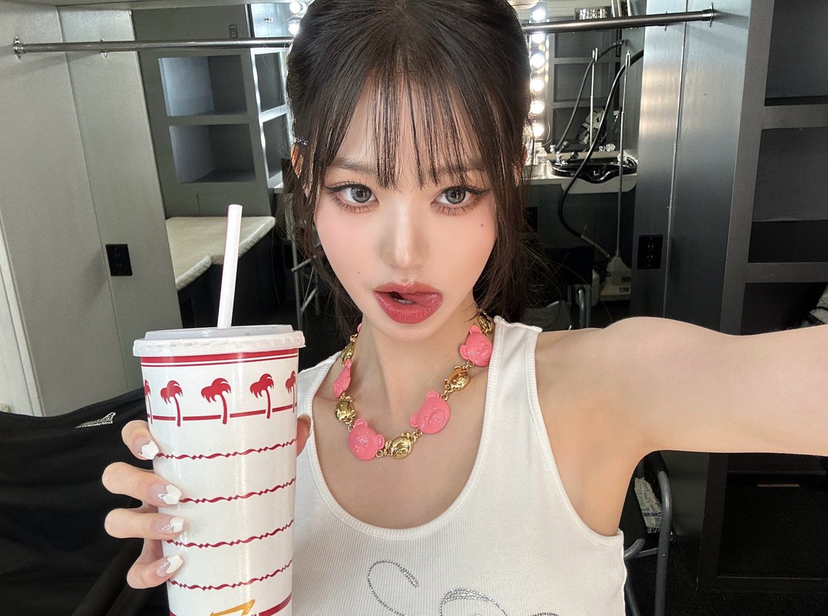 EM08310225's tweet photo. Tag

15⤵︎ ‖ 👸🏻 ‖ DIVE
IVE | ウォニョン
いいねorフォローで気になった方をお迎えします❤︎

 #IVE  #DIVE  #DIVEさんと繋がりたい
 #IVE好きな人と繋がりたい https://t.co/4DQ4Zq4zkj