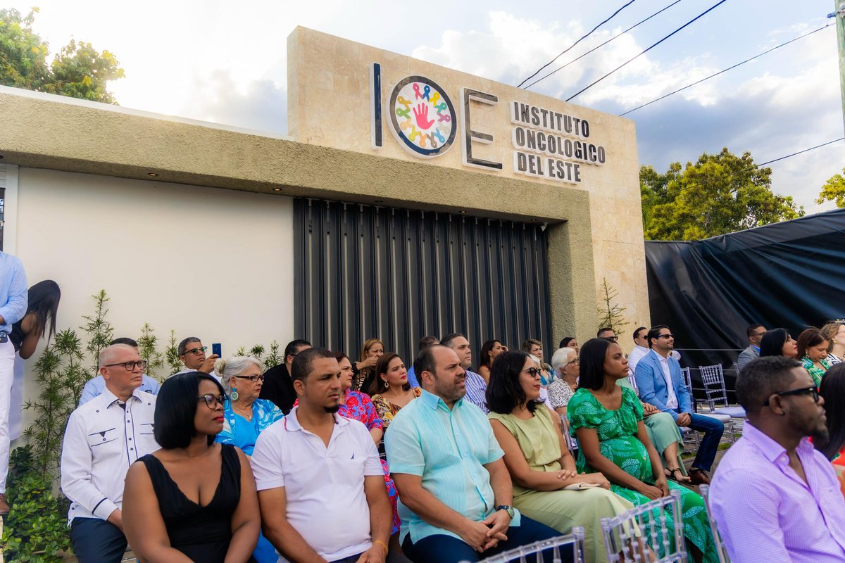 🎗️ Este sábado 22 de marzo, tuvimos el honor de inaugurar el Instituto Oncológico del Este (IOE) en La Romana. Un centro moderno y comprometido con el tratamiento del cáncer, que marcará la diferencia en nuestra comunidad. Agradezco profundamente a la Dra. Claudia de los Santos,