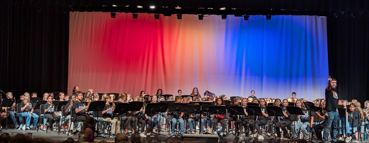 Lots of excitement in the air at ONHS Auditorium.  The concert will begin momentarily 🎺🥁🎷🪈
#OPSMakeTodayCount