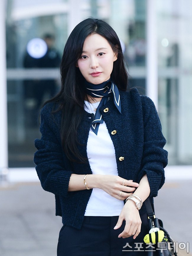 film_0n's tweet image. 김지원, 산불 피해 지원 위해 5천만원 기부 "조속히 진화되길"

희망브리지 전국재해구호협회는 김지원이 울산·경북·경남 지역의 산불 피해 지원을 위해 성금 5천만 원을 기부했다고 27일 밝혔다.

김지원은 “산불 피해 복구에 조금이나마 도움이 되길 바라는 마음”이라며 “조속히 산불이 진화되어…