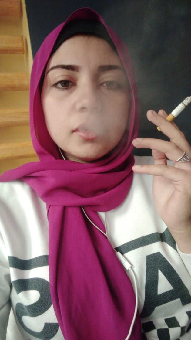 AsmaLaban's tweet photo. الوضع ازداد سوءآ ... إلمصيبه الأكبر ان فى عدد كبير جدا من بناتنا بيدخنو . وعلى اى سبيل الحرية ... .. . واخواتنا إلى كانو بيجدلونى على المنشور إلى فات وانا اهم حاجه كان الحجاب ومش مهم البس يتفضلون يردو فى دى كمان https://t.co/8VjYPgOCxs