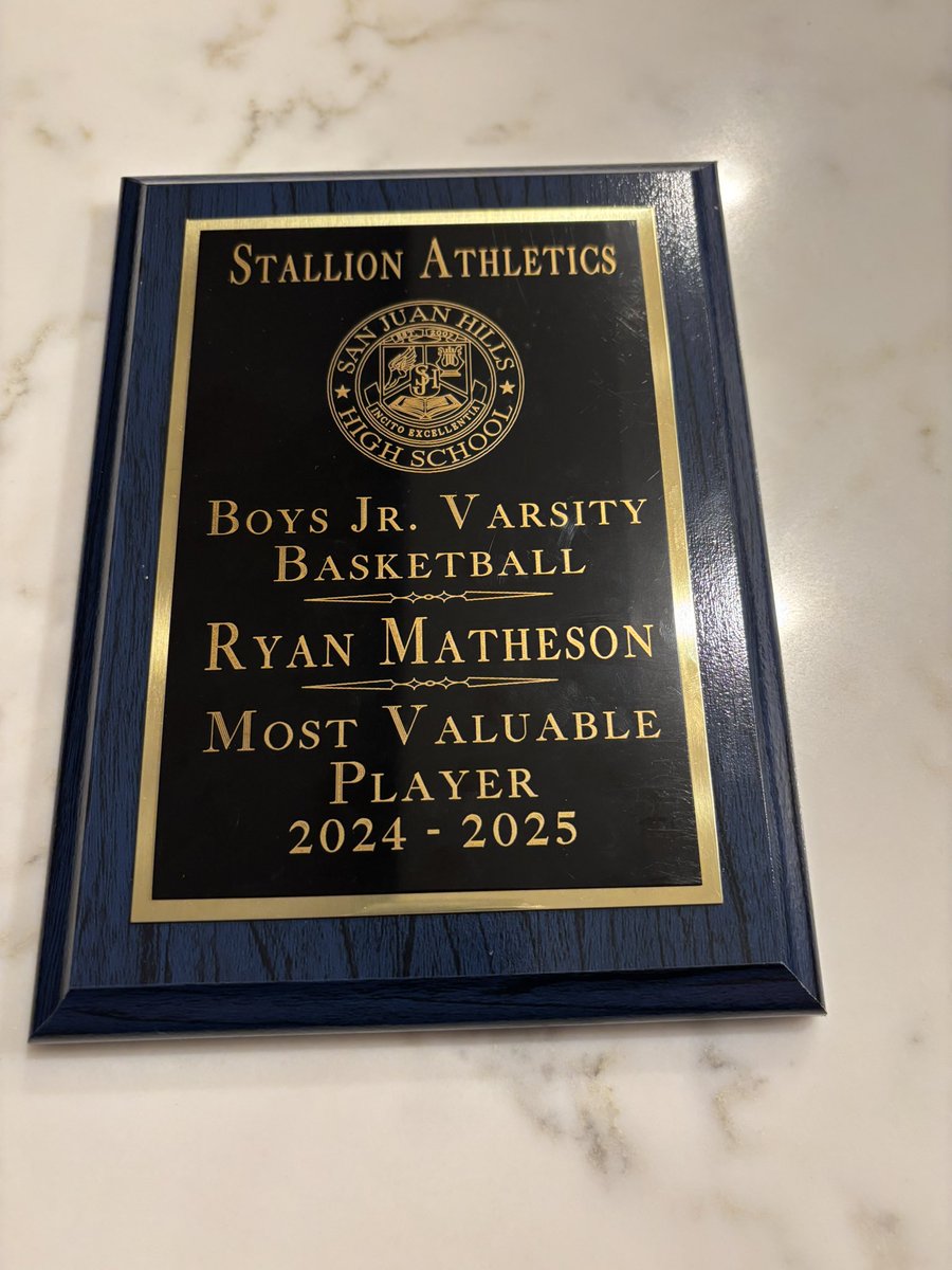 ryan_matheson08's tweet image. Thankful to receive MVP for my basketball season!!!
@FrithRobert @sjhhsfootball @adamgorney @ChadSimmons_ @GregBiggins @BrandonHuffman
