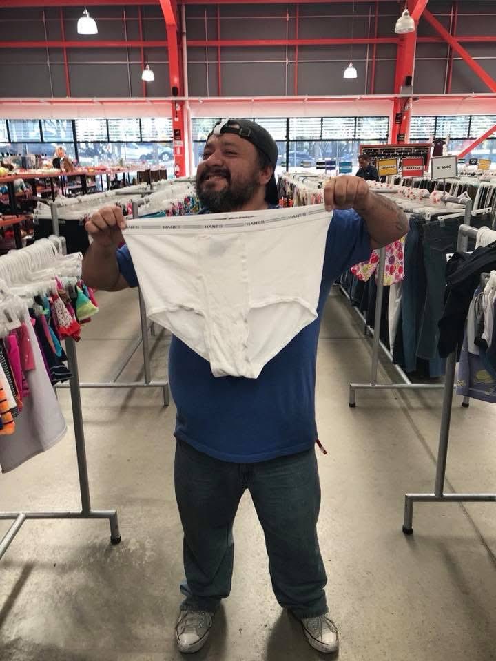 Variedad de calzoncillos de repuesto para músicos descompuestos. 

#Incubus