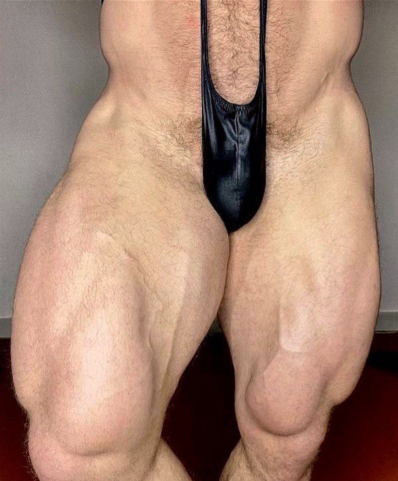 BillyBeefcake's tweet photo. horny bodybuilder https://t.co/cII0X9V0aW