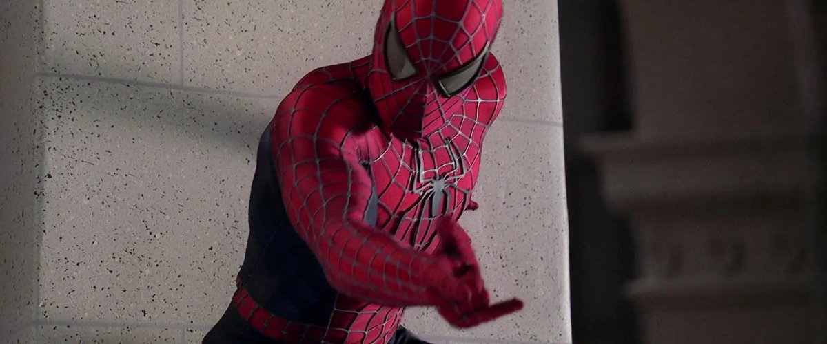 WebheadArchive's tweet image. I don&apos;t think this design&apos;s lenses get praised enough. While staying a unique look, they evoke so many different artist&apos;s hands depending on the angle alone. 

Maybe I&apos;m delusional, but I see Romita Sr. so much more in the left shot than the right, even though they&apos;re so similar.