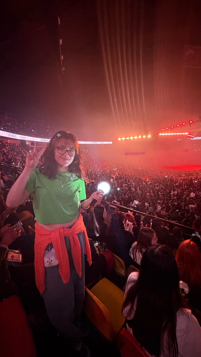 jhs_aemt's tweet photo. Sigo sin creer lo del fin de semana pasado 🥹🥹😭💜💜💜✨
#HOPE_ON_THE_STAGE_TOUR_CDMX https://t.co/bSs6QJcDJ1