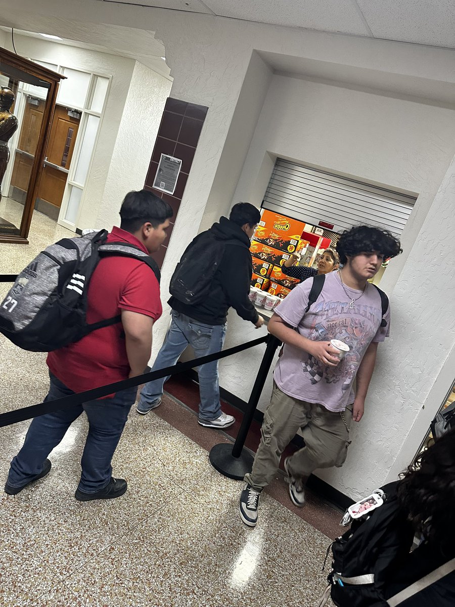AmeliaGarcia__'s tweet photo. Instructional support ✅ 
EOC Camps in full swing ✅ 
Cup of noodles “on the go” for our students ✅

These ladies are all about the grind! So grateful for our tribe! 

#ONETribe #BOWUP @lcalleros @AraAraPortillo https://t.co/1rMOXs7Oku