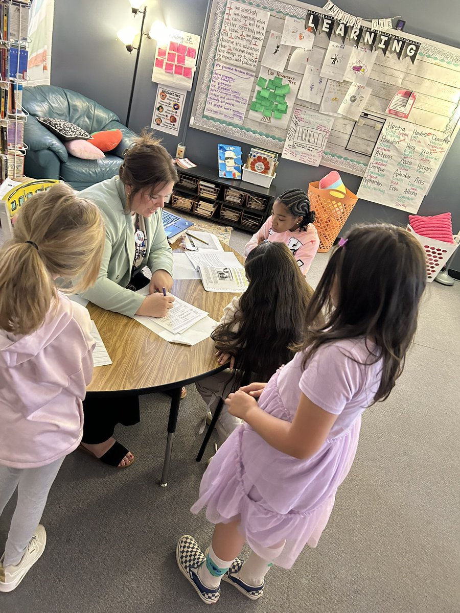 WBESbears's tweet photo. Love that our teachers and students are consistently pursuing excellence! #corevalues  #reachforthecrown #TheStandardistheStandard #ChasingIt https://t.co/T2WGEX1HYl