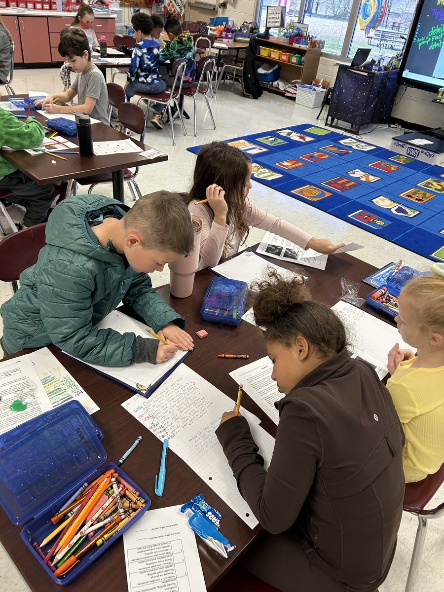WBESbears's tweet photo. Love that our teachers and students are consistently pursuing excellence! #corevalues  #reachforthecrown #TheStandardistheStandard #ChasingIt https://t.co/T2WGEX1HYl