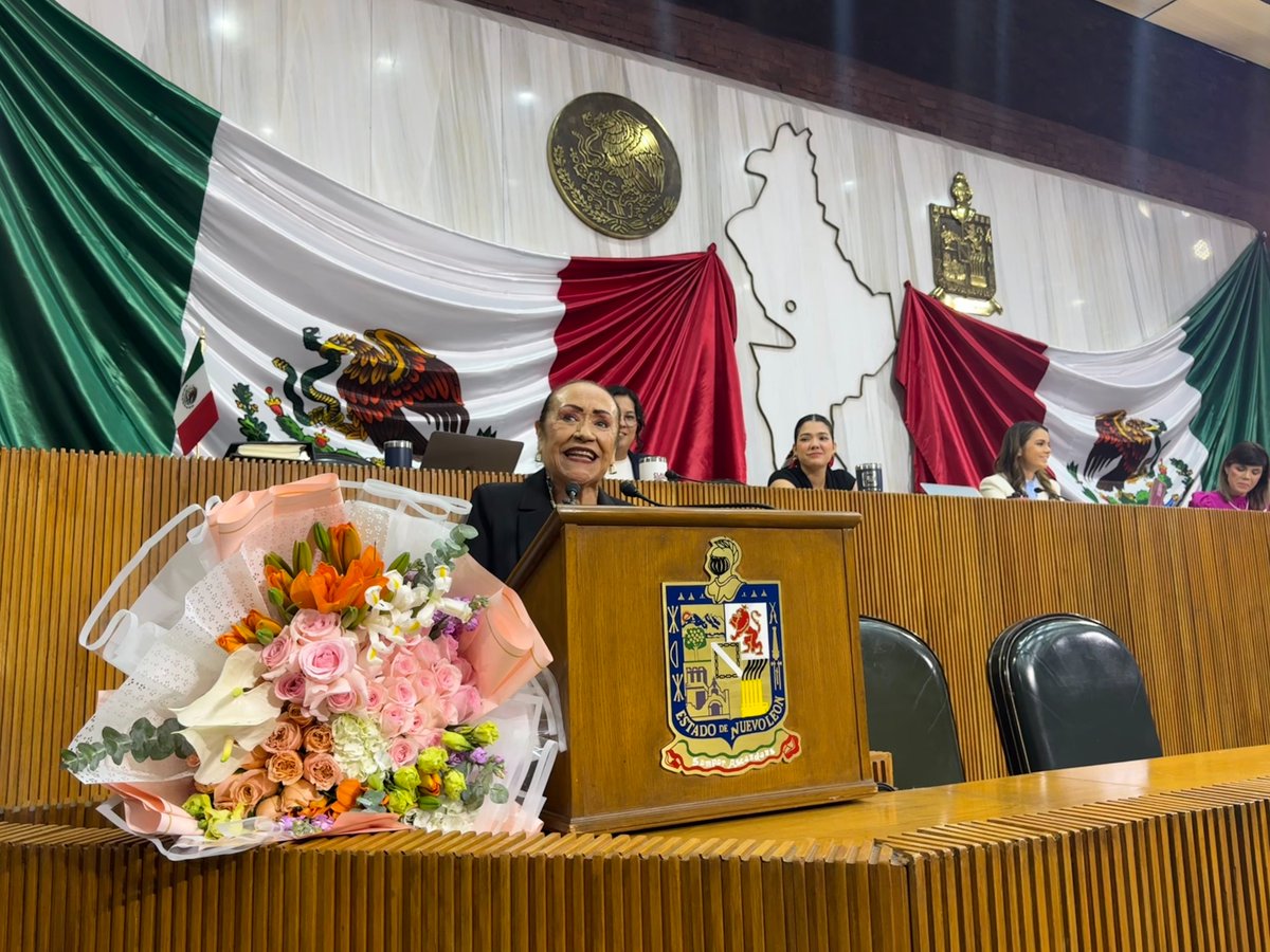 Gracias infinitas al Congreso de Nuevo León por este reconocimiento. 

Mi corazón y cariño siempre para nuestro hermoso estado. 

Gracias <a href="/alvarez_ivonne/">Ivonne Alvarez</a> y Silvia Nancy García por hacer esto posible.

Y gracias a mi familia, mi público y mis compañeros por estar siempre a mi lado