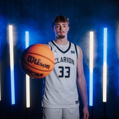 Clarion (D2) 6'9 forward Traden Gray has entered the transfer portal. Gray has one year to play. 

6'9 player who averaged 4.3 points &amp; 4.0 rebounds in 26 games. 

Highlights: x.com/GrayTraden/sta….