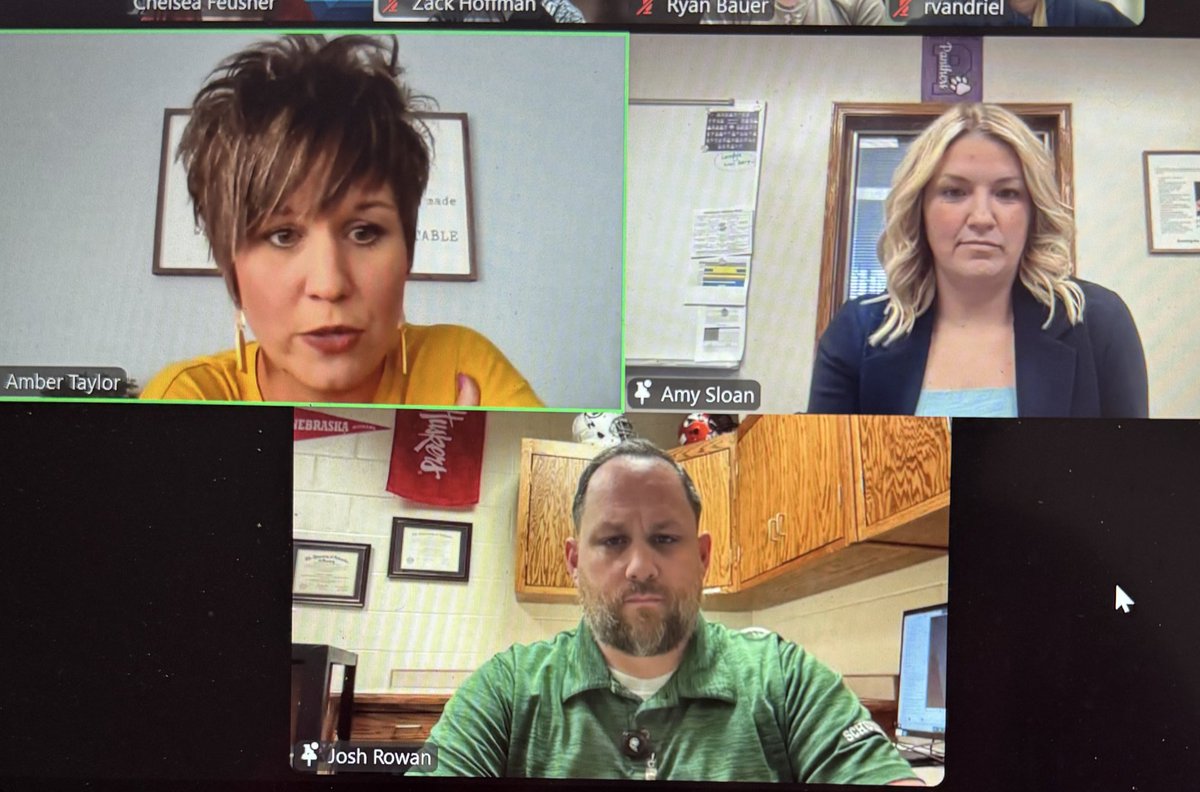 Unk_EDAD's tweet image. A HUGE thank you to alumni Amber Taylor, Amy Sloan, and Josh Rowan for talking with our principal practicum students tonight! These leaders are doing great things in their districts!