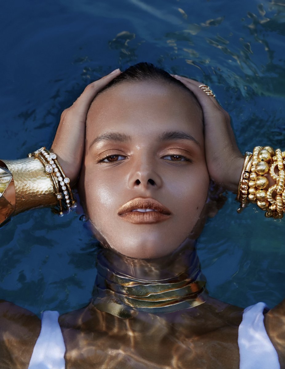 OfficialKAVYAR's tweet image. Work by Kavyar Members:

Photo: kavyar.com/o0qphkhsgybt
MUA: kavyar.com/luiscascomakeup
Jewelry: kavyar.com/n7ficlutq7sb
Hair: kavyar.com/6kxccf0fming
Model: @jas_elboukili 

#fashionphotography  #fashionmakeup #styleInspiration #jewelrydesign #modelpose #hairinspo