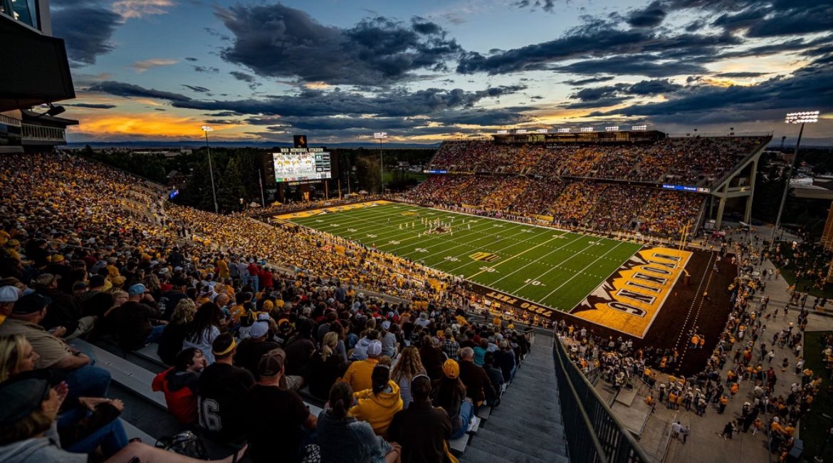 Tyrell Chatman (@tyrell_c_) on Twitter photo After a great conversation with Coach Sawvel I’m extremely blessed to receive an offer from the University of Wyoming
<a href="/JaySawvel/">Jay Sawvel</a> <a href="/wyo_football/">Wyoming Cowboy Football</a> <a href="/LNSFootball/">LNS Football</a> After a great conversation with Coach Sawvel I’m extremely blessed to receive an offer from the University of Wyoming
<a href="/JaySawvel/">Jay Sawvel</a> <a href="/wyo_football/">Wyoming Cowboy Football</a> <a href="/LNSFootball/">LNS Football</a>