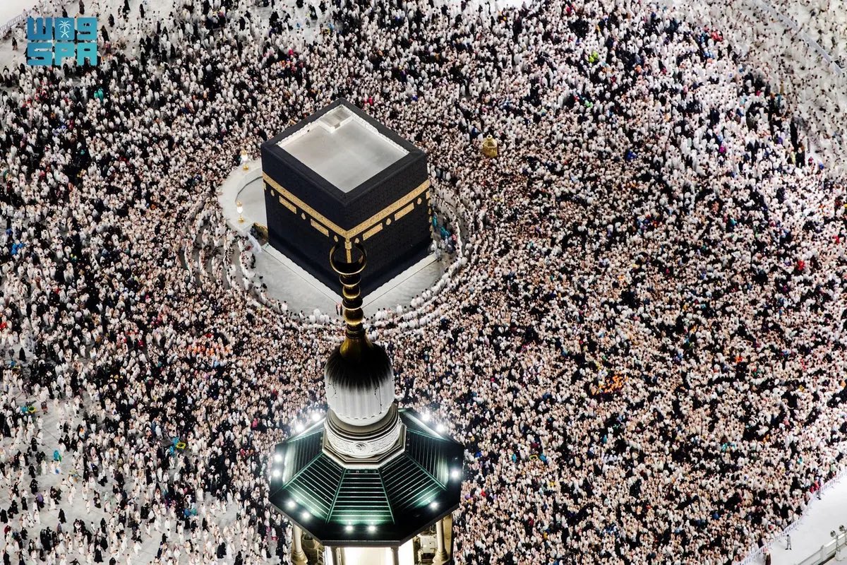 عاجل..

في رقم قياسي جديد للمعتمرين والمصلين في المسجد الحرام يوم 26 و ليلة 27 رمضان:

3,400,000 مصلٍ

800,000 معتمر 

-