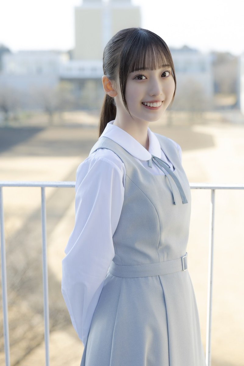 日向坂46 大田美月 生写真 五期生お披露目制服 直筆サイン 裏