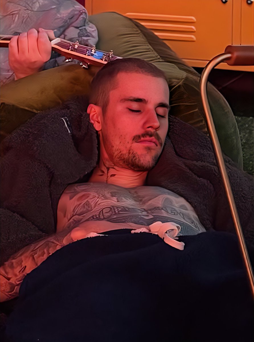 oneofthepop's tweet image. 