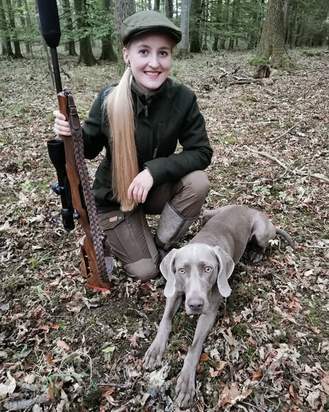 And just like that, almost overnight, autumn is here. The last leaves—what’s left after the hail—are finally turning, bringing that unmistakable fall feeling.#HuntingSeason #WomenWhoHunt