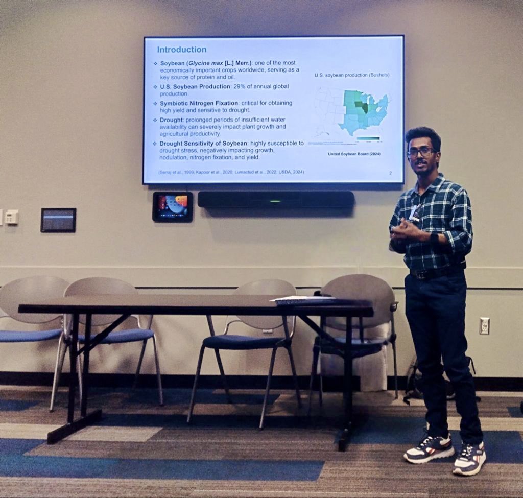 KasunT_micro's tweet photo. Grateful for the opportunity to give a talk on “how rhizobial symbionts with ACC deaminase help soybeans cope with drought stress” at the 2025 Auburn Research Symposium, @AuburnU, Auburn, AL
#PlantMicrobeInteractions #Rhizobia #Soybean #DroughtTolerance #SustainableAgriculture https://t.co/DyyEg3oE6H