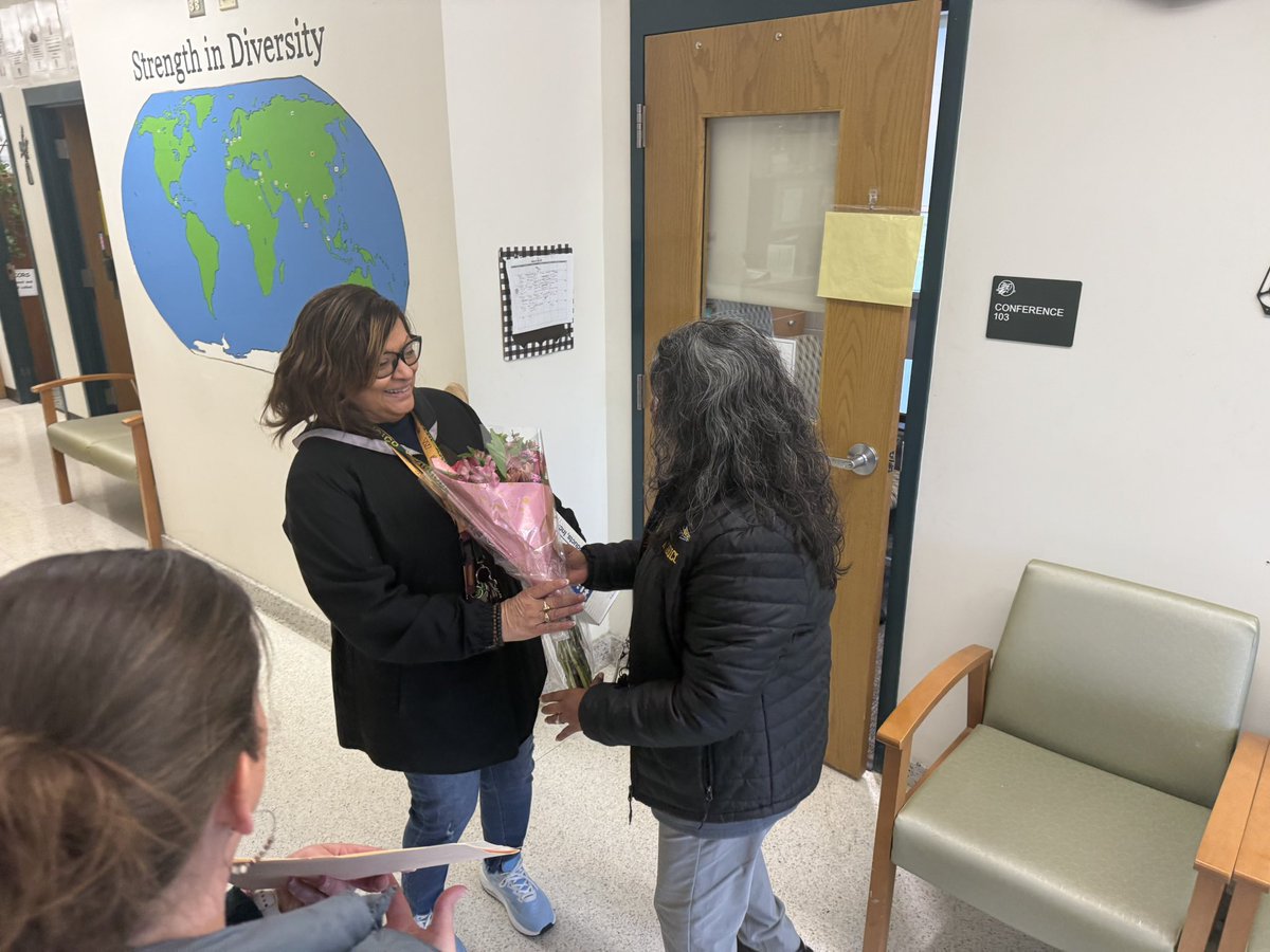 hhs_prncpl's tweet image. Help me Congratulate Ms. Lynda Reed, the Henrico HS nominee for the HCPS Christie Award! Ms. Reed has come out of retirement TWICE because of the love she has for this community! Thank you for your service and dedication to Warrior Nation Ms. Reed!!! @HenricoHighSch 💚💛