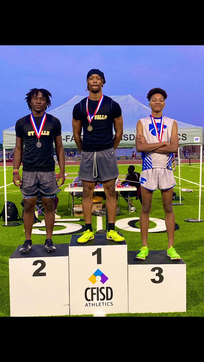 coachatte's tweet photo. Falls take the 🥇 and 🥈 in the 300m hurdles... https://t.co/NQWMj2ojXB