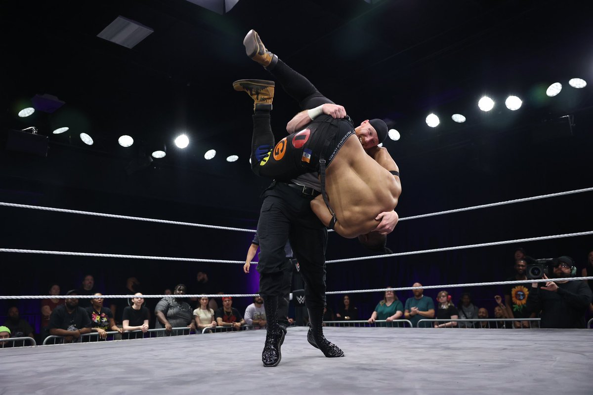 Drako Starx tweet media