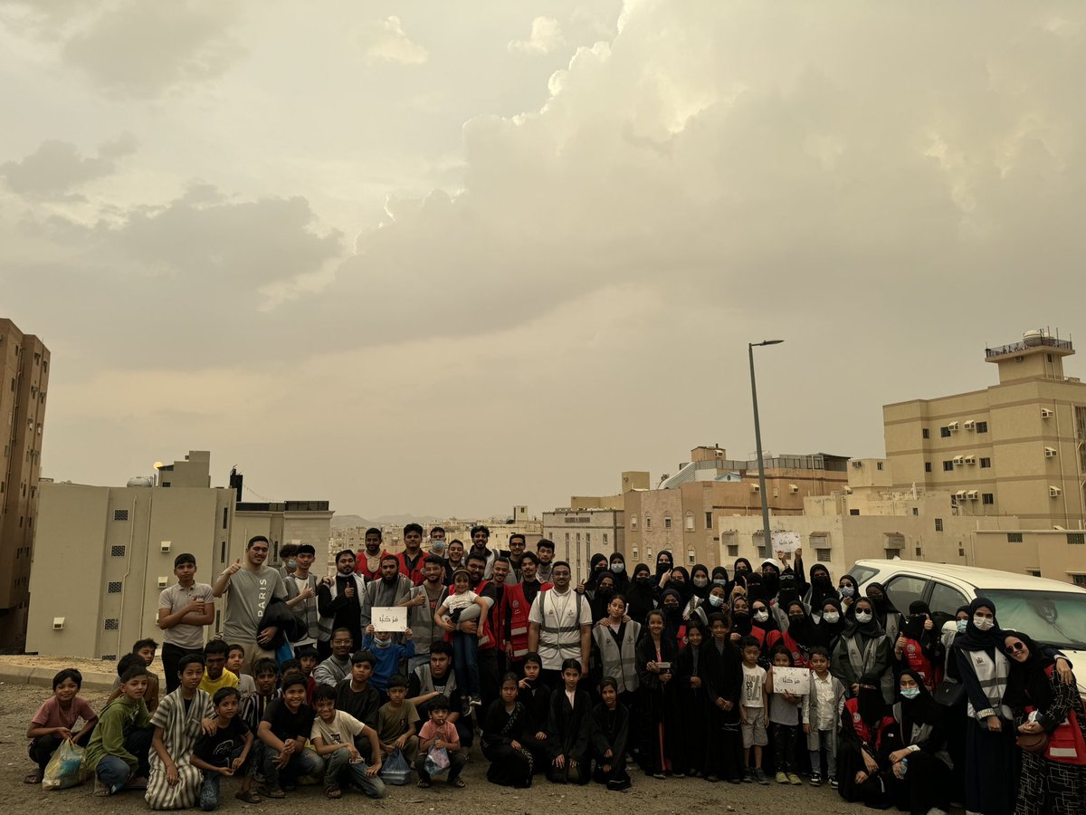 DawiTeam's tweet photo. مقتطفات اليوم الثالث لمبادرة #مر_حبا2025 ✨

حين نعبر بالخير يبقى الأثر في القلوب، مر حُبًا ودَع الأثر يداوي 🤍💪🏻
#فريق_داوي2025
 
🫱🏼‍🫲🏻 شركاء النجاح:
جمعية ريادة @Riyadah_mkh
هيئة الهلال الأحمر السعودي @mediasrca
ستاي كافيه 
مطبخ فارس المتميز