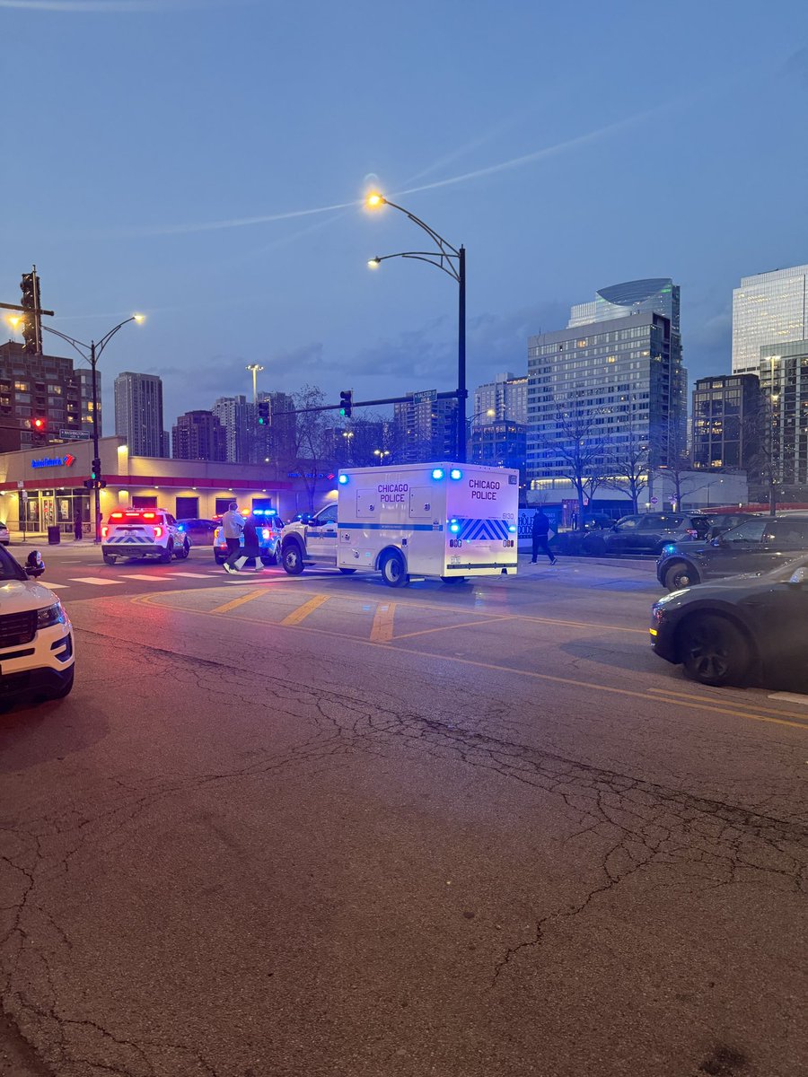 jcname's tweet photo. “Oh, think twice; it’s just another day for you and me in paradise…” 
Heavy @Chicago_Police and @ILStatePolice presence at North #Halsted and #Washington in #Chicago’s #WestLoop. What now?! @Chicago_Scanner @ChicagoBreaking @BlockClubCHI etc. https://t.co/MQXE5RxNlA