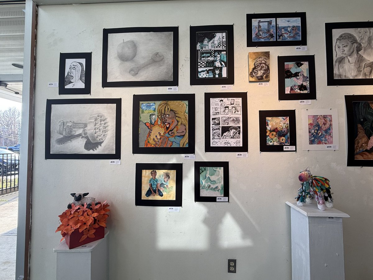 hhs_prncpl's tweet image. Phenomenal Visual Arts Spring Showcase 2025! @HenricoHighSch 💚💛