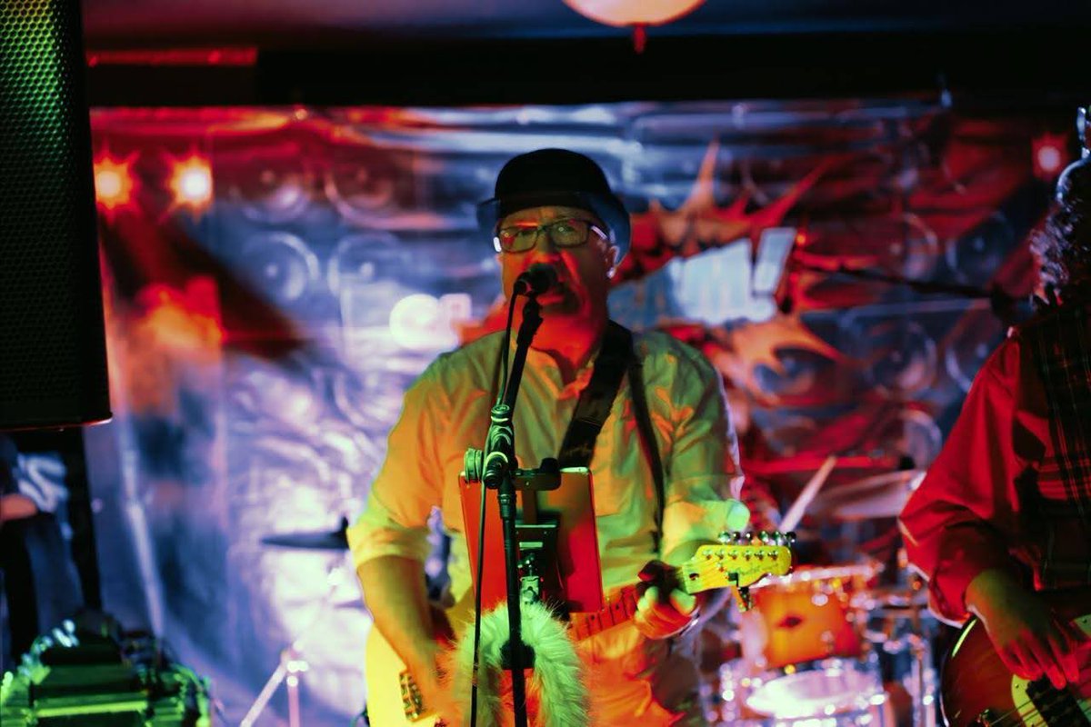 GlamBam live at the Iron Horse, Sidcup on Friday the 4th of April. Glitter up, put on your dancing shoes and come along and enjoy some glamtastic 70 glam rock.