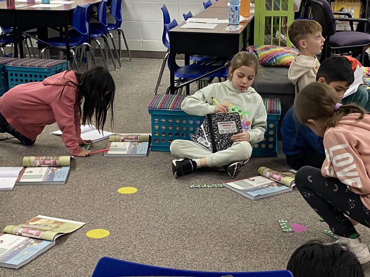 mrsflessner's tweet image. We learned about Helen Keller today and how to read Braille. Students enjoyed trying to figure out which card had their name on it! #elevate203