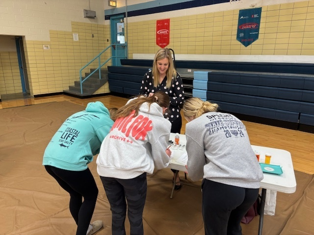 LCCMiddleSchool's tweet photo. Our 7th and 8th graders enjoyed a fun and educational afternoon learning more about careers at our Middle School Career Fair. A big thank you to all those who were able to come and talk with our students and share about their individual careers. https://t.co/hXozfNWOqp