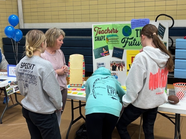 LCCMiddleSchool's tweet photo. Our 7th and 8th graders enjoyed a fun and educational afternoon learning more about careers at our Middle School Career Fair. A big thank you to all those who were able to come and talk with our students and share about their individual careers. https://t.co/hXozfNWOqp