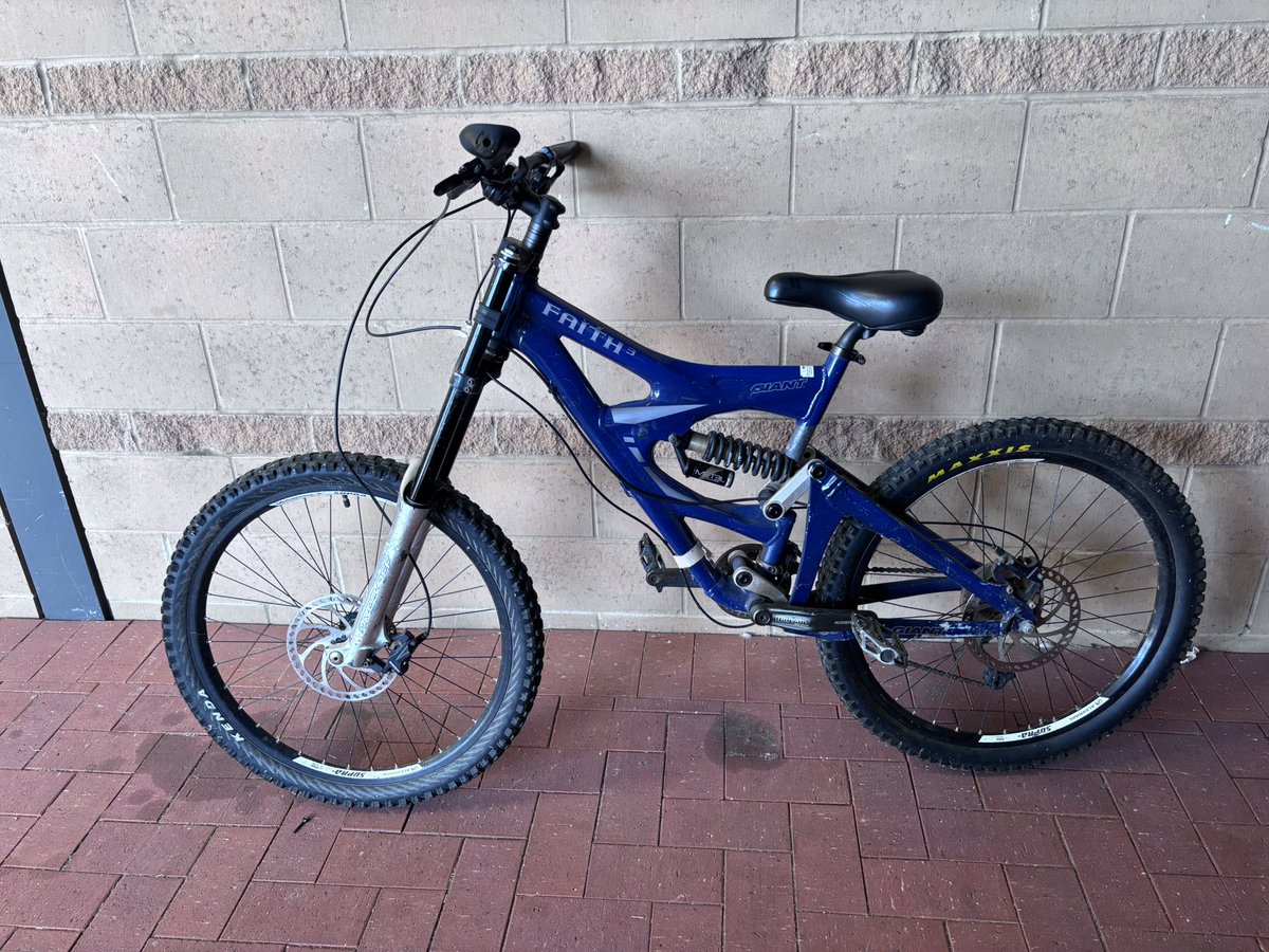 Do you recognise this bike? 🚲 

Geraldton Police are trying to return this bike to it’s rightful owner after it was handed in by a member of the public. 

Please quote report number: 
180325 1300 11875. #fb