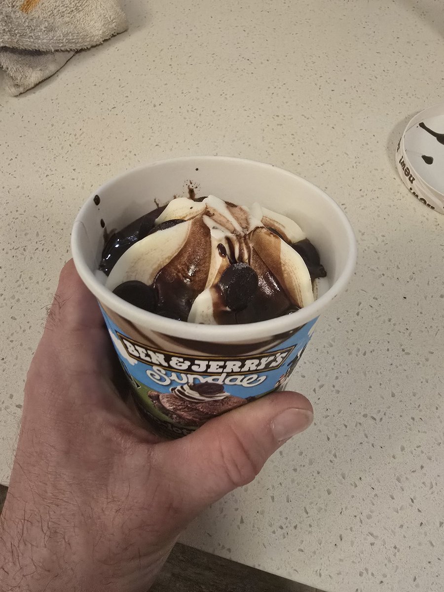 Shame on you Ben and Jerry's. Charging the same price for a product with significantly less ice cream and cheap filler on top... that doesn't even fill the top space. Talk about 
#shrinkflation