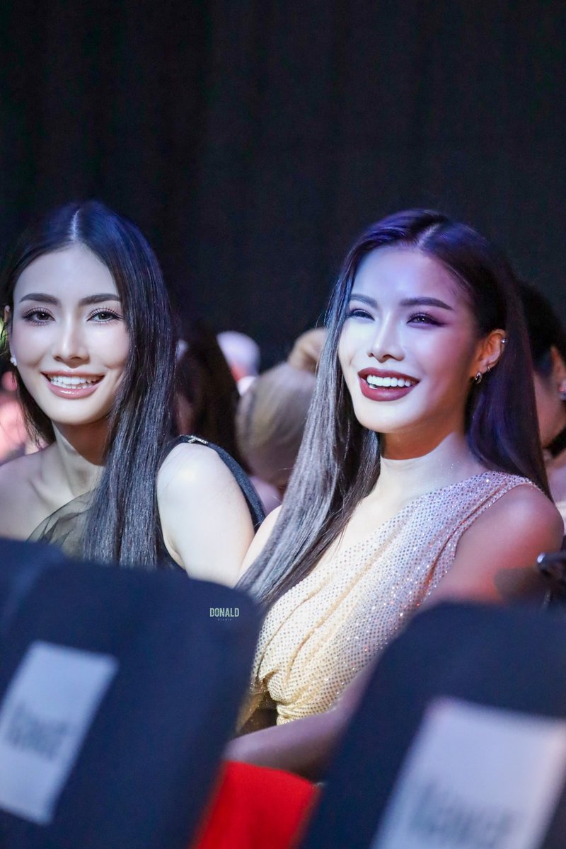 pswp_sp's tweet image. ไม่ใช่แค่ตอนทำหน้านิ่งๆที่สวยมากนะคะ แต่ตอนมีเส้นโค้งที่เรียกว่ารอยยิ้มปรากฏบนใบหน้า อันนี้ก็สวยมากๆเหมือนกันนะ 🤍

#PreliminaryMGT2025xMEENBABE
#มีนเบ้บ #meenbabe