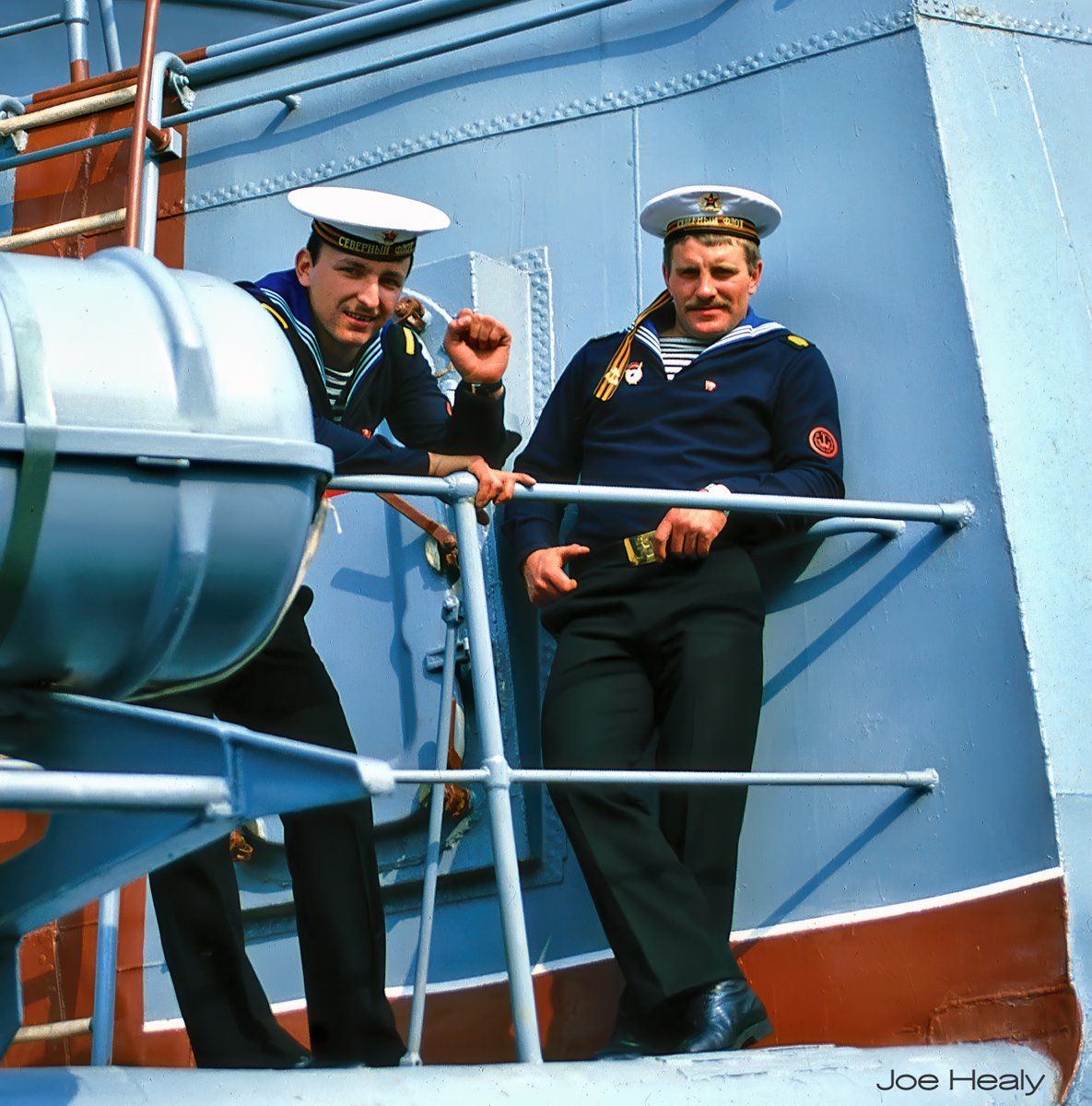 Crew members on board the Soviet anti-submarine destroyer Soobrazitelny, on a courtesy visit to Cork in 1985 #Ireland #Cork #coldwar #navies
