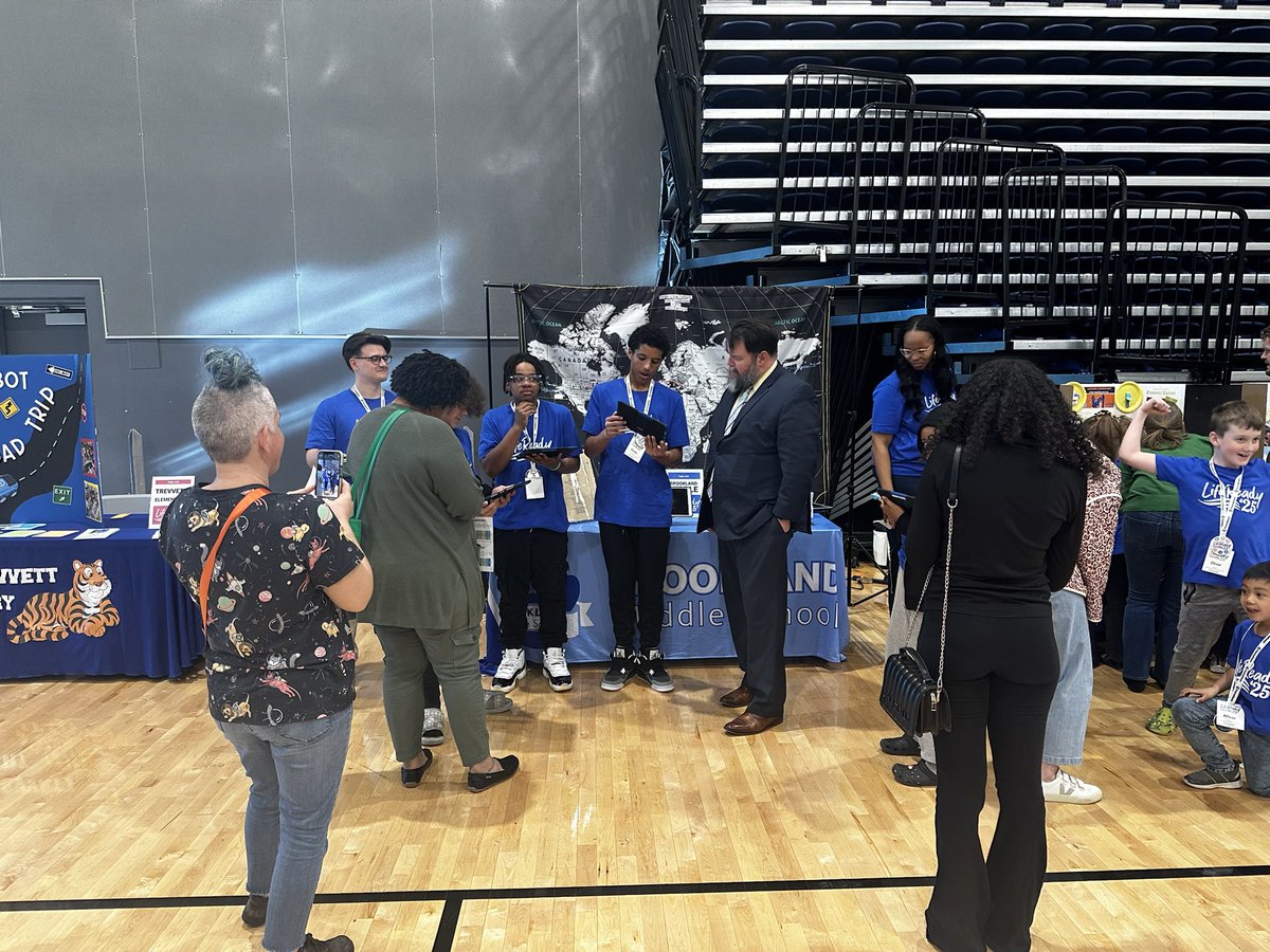 CuffJerry's tweet image. Great job by our Cubs representing Brookland at the Henrico Life Ready Expo!
