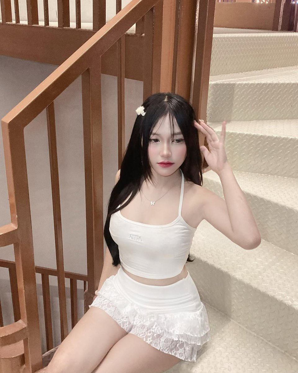 แจกวาร์ปสาวสวยเซ็กซี่👙 tweet media