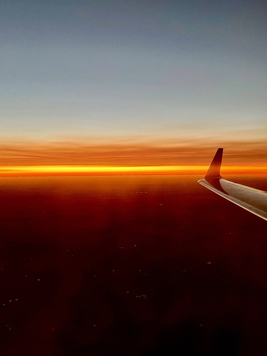 Hey #TravelBloggersCommunity

It’s #WingTipWednesday
Let’s see your best photo from your travels looking out over the wing. 

📸 Just East of Denver 🌅