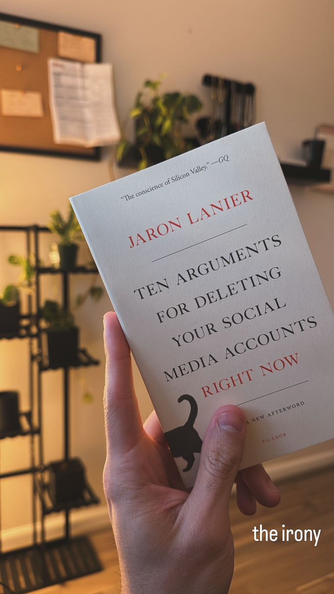 goonerguy95's tweet photo. anyways, i don’t have a solution to any of this but maybe some self talk will spark some change. i just bought this book on separating oneself from social media which i will let yal know if i find any good practices ✌️ https://t.co/kPb3OabFmS