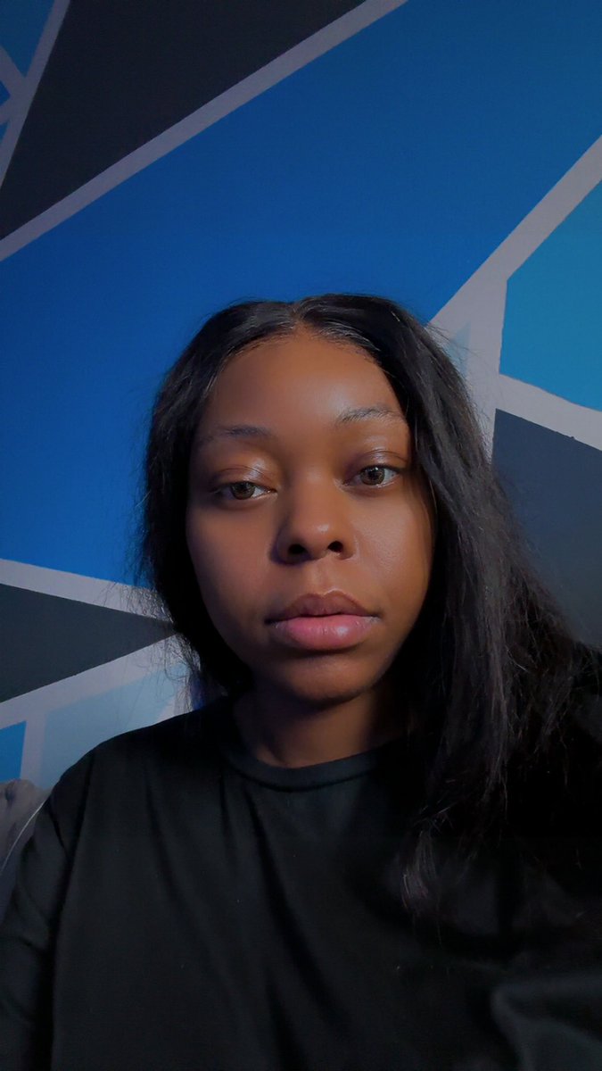 iamknije's tweet image. When life give you lemons 
Find some 🍃🍂😂