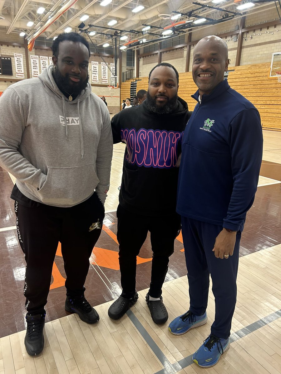 Weequahic Indians Basketball (@weequahic_mbb) on Twitter photo Thanks to <a href="/BlueColtsMBB/">BlueColts_Men's Hoops</a> for stopping by our office season strength & conditioning session. Thanks to <a href="/BlueColtsMBB/">BlueColts_Men's Hoops</a> for stopping by our office season strength & conditioning session.