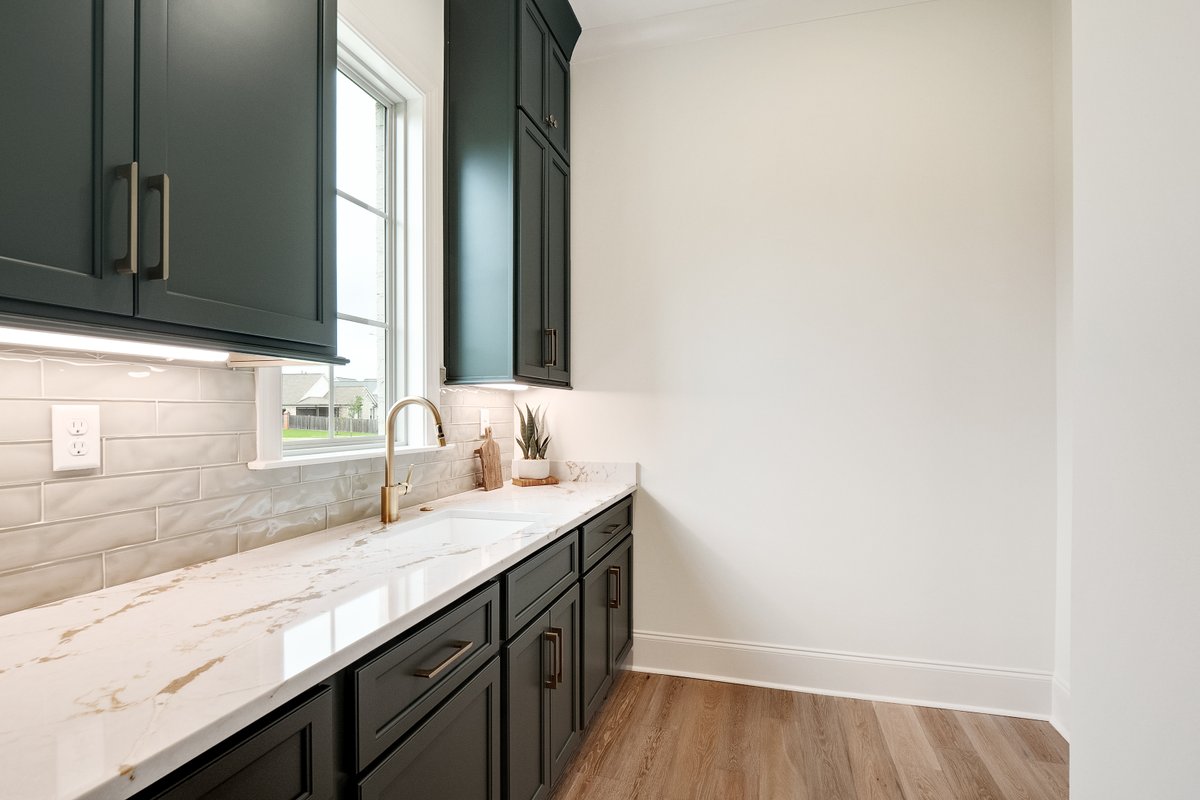 Granite, quartz, Silestone, marble, and Dekton products are available to you when you build with Magnolia Homes! These materials offer durability and consistency for a home built to last. 

yourmagnoliahome.com/featured-homes/

Start your Magnolia Homes journey today!
Text: 901-403-6808
