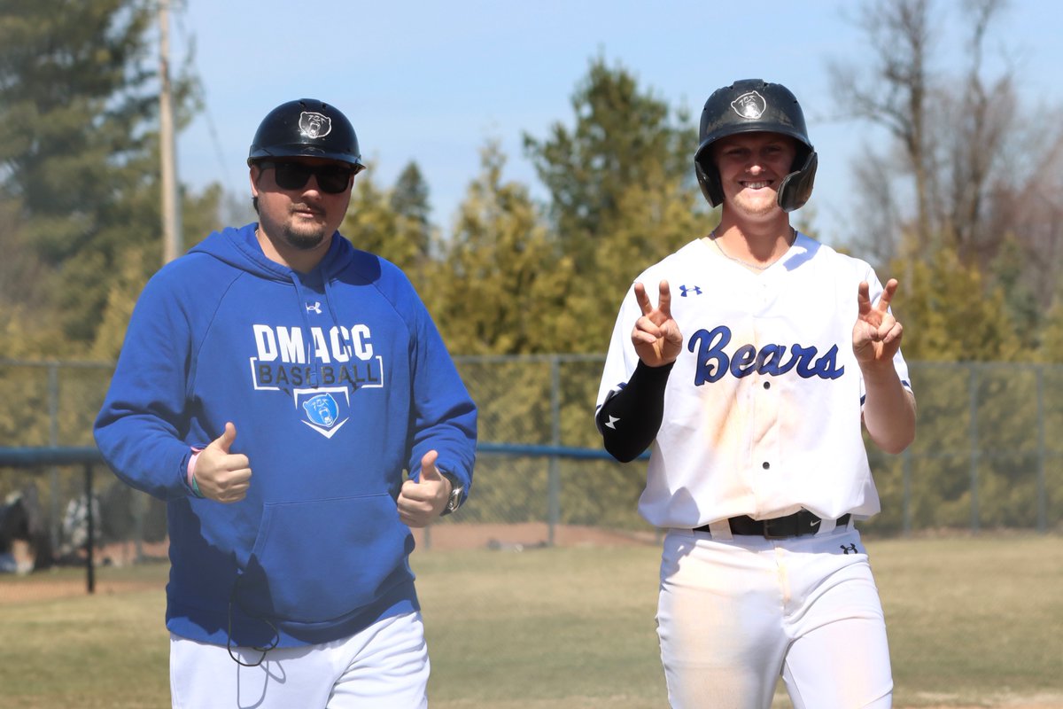 Thanks for the 👍 ✌️!
📷Coach <a href="/zmishler5/">Zac Mishler</a> <a href="/austin26281321/">austin</a>  <a href="/DMACCBaseball/">DMACC Baseball</a>